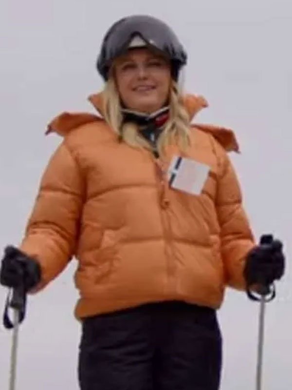 Malin-Akerman-The-Christmas-Classic-Puffer-Hooded-Jacket-2