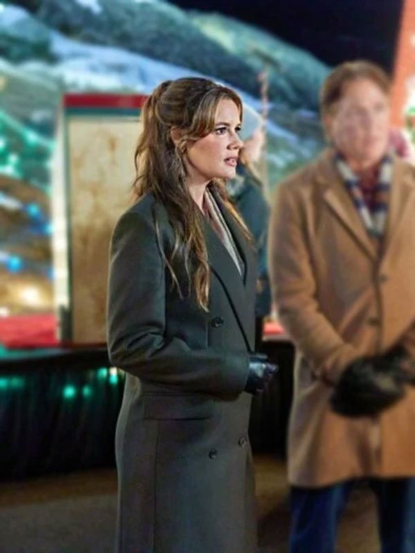 Chelsea-Hobbs-Navigating-Christmas-Grey-Coat