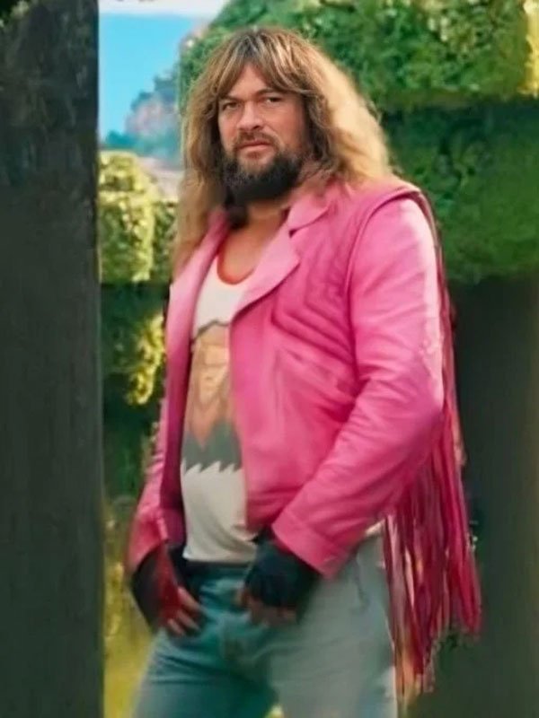 Jason-Momoa-A-Minecraft-Movie-2025-Pink-Jacket-2