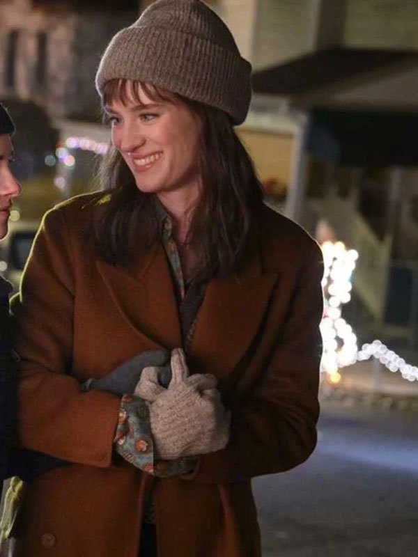 Mackenzie-Davis-Happiest-Season-Brown-Coat-1
