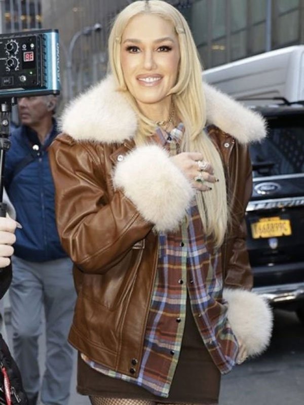 Gwen-Stefani-Shearling-Brown-Jacket-2