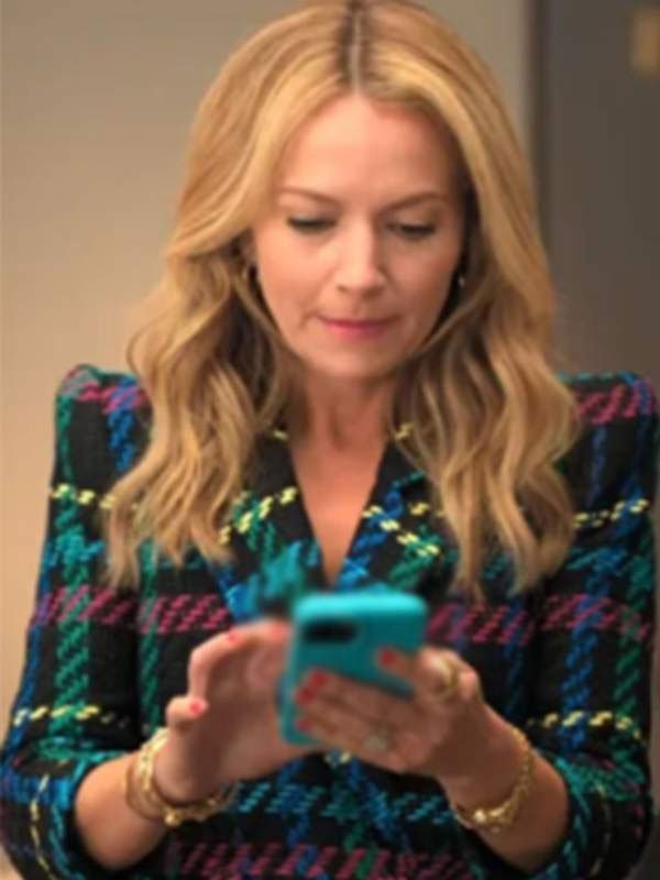 The-Lincoln-Lawyer-S03-Becki-Newton-Plaid-Jacket-1