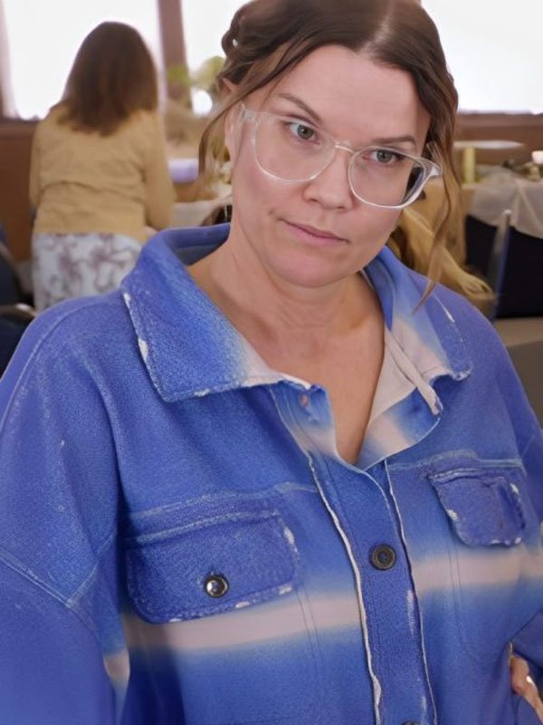 Unsellable-Houses-S5-Leslie-Davis-Blue-Tie-Dye-Shacket-2