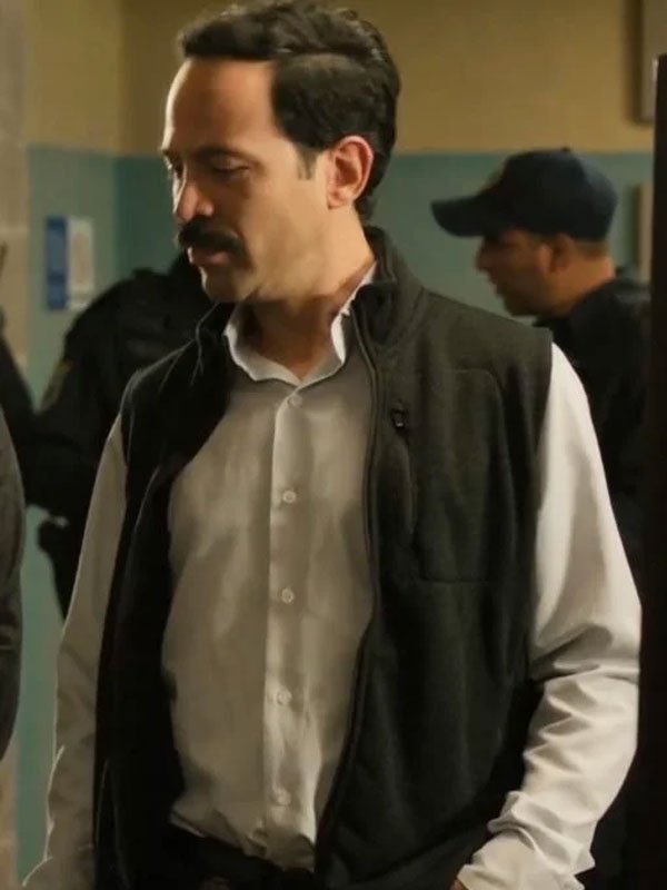 The-Accident-S01-Plutarco-Santos-Black-Cotton-Vest-1