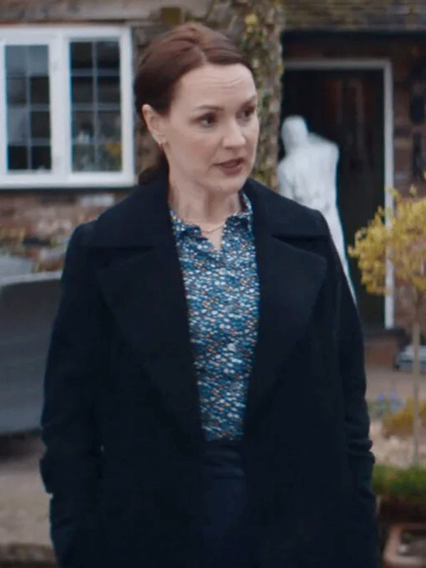 missing-you-s01-nia-emine-black-wool-trench-coat-3